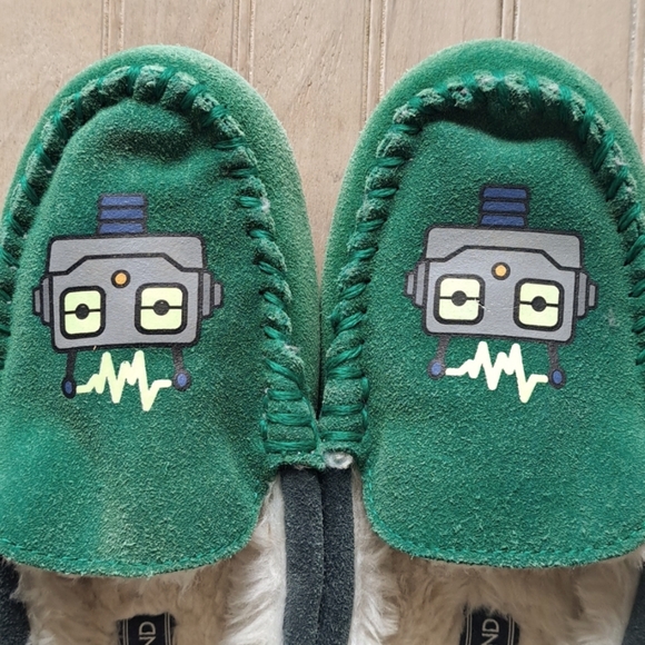 Lands' End Kids' Fuzzy Lined Suede Leather Moccasin Slippers Robot Design - Picture 2 of 10